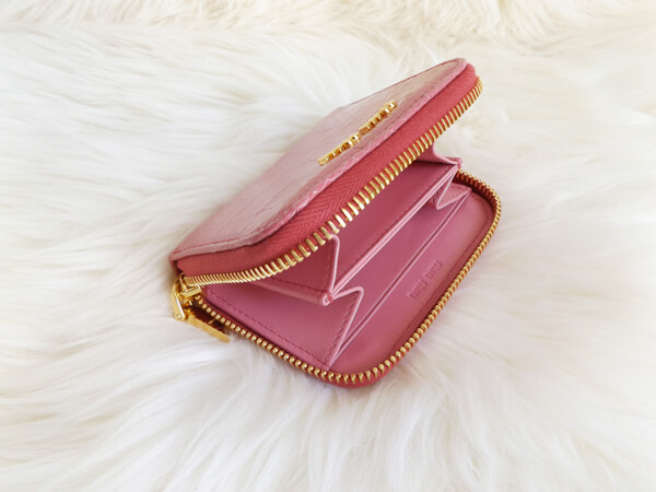 2017新作 MIU MIU ミュウミュウスーパーコピー 財布 絶対欲しい クロコ型押し*コインケース 5MM268